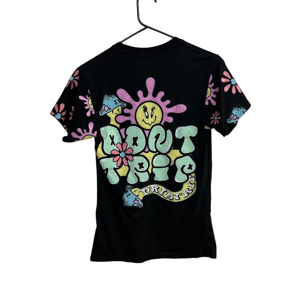 Psychedelic Graphic Tee Fresh Laundry Don’t Trip Smiley Mushroom Small - Picture 1 of 4